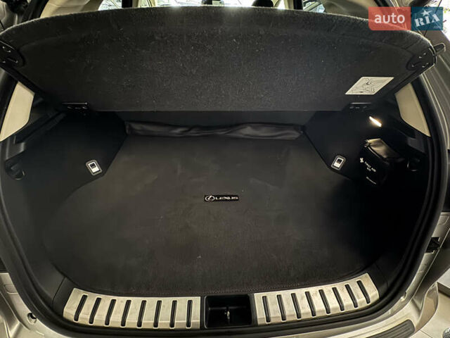 Сірий Лексус НХ, об'ємом двигуна 2 л та пробігом 26 тис. км за 29990 $, фото 21 на Automoto.ua