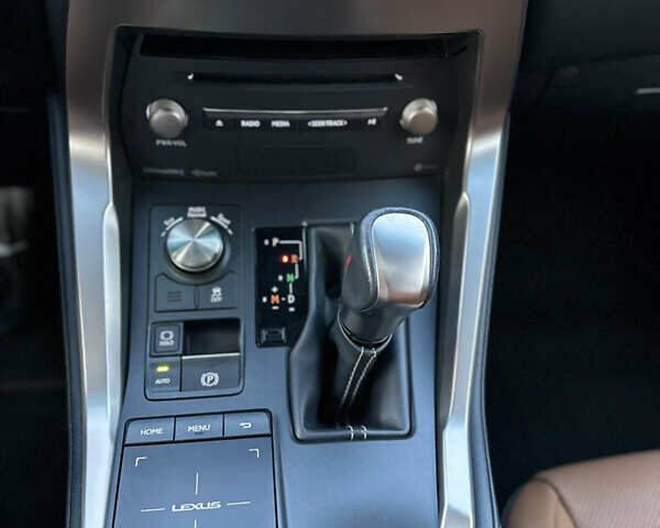 Сірий Лексус НХ, об'ємом двигуна 2 л та пробігом 70 тис. км за 25999 $, фото 37 на Automoto.ua