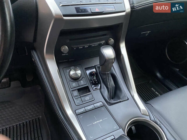 Лексус НХ 2019 в Житомире на Automoto.ua Серый Лексус НХ, объемом двигателя 2.49 л и пробегом 43 тыс. км за 32800 $, фото 22 на Automoto.ua