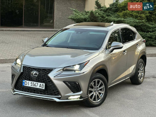 Сірий Лексус НХ, об'ємом двигуна 2 л та пробігом 70 тис. км за 25999 $, фото 5 на Automoto.ua