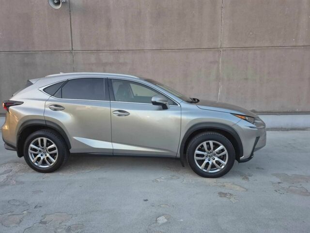 Серый Лексус НХ, объемом двигателя 2 л и пробегом 75 тыс. км за 16700 $, фото 2 на Automoto.ua