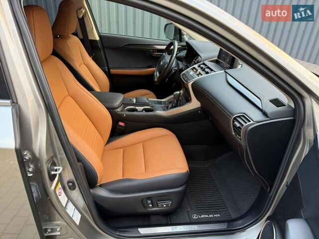 Серый Лексус НХ, объемом двигателя 2 л и пробегом 35 тыс. км за 24999 $, фото 21 на Automoto.ua