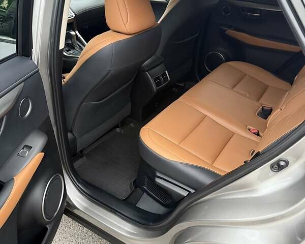 Сірий Лексус НХ, об'ємом двигуна 2.49 л та пробігом 54 тис. км за 37900 $, фото 5 на Automoto.ua