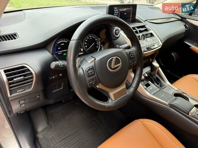 Сірий Лексус НХ, об'ємом двигуна 2.49 л та пробігом 64 тис. км за 35990 $, фото 43 на Automoto.ua