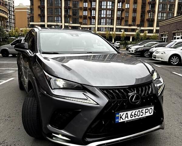 Серый Лексус НХ, объемом двигателя 2 л и пробегом 63 тыс. км за 33300 $, фото 1 на Automoto.ua
