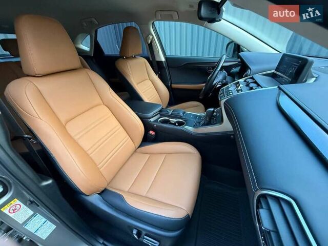 Серый Лексус НХ, объемом двигателя 2 л и пробегом 35 тыс. км за 24999 $, фото 22 на Automoto.ua