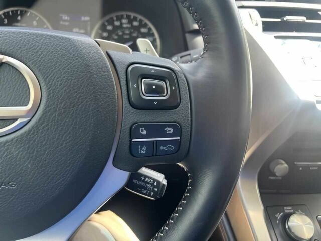 Сірий Лексус НХ, об'ємом двигуна 2 л та пробігом 23 тис. км за 13900 $, фото 6 на Automoto.ua