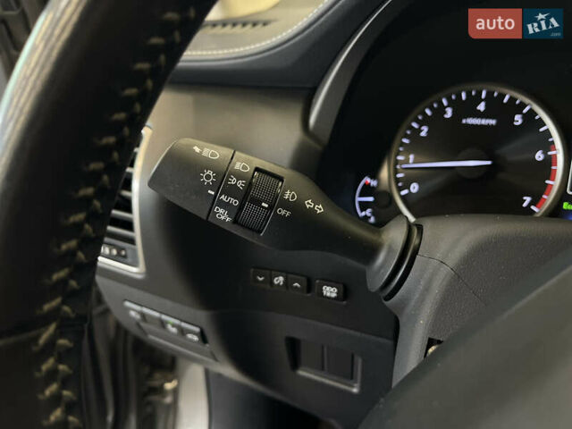 Сірий Лексус НХ, об'ємом двигуна 2 л та пробігом 75 тис. км за 28000 $, фото 20 на Automoto.ua