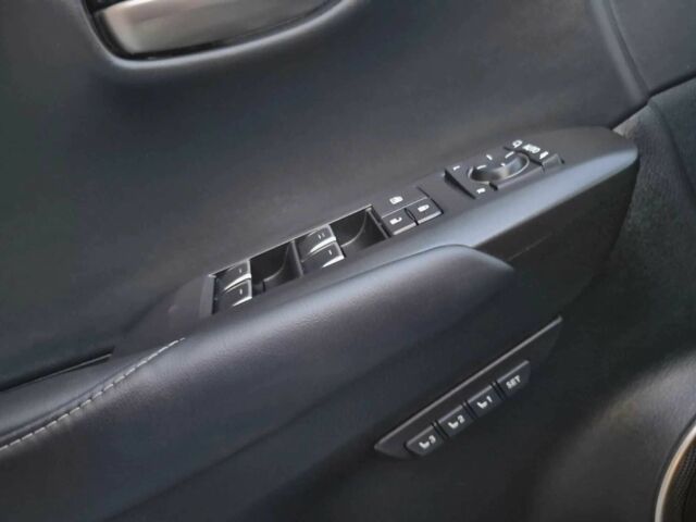 Серый Лексус НХ, объемом двигателя 2 л и пробегом 75 тыс. км за 16700 $, фото 18 на Automoto.ua