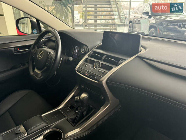 Сірий Лексус НХ, об'ємом двигуна 2 л та пробігом 26 тис. км за 29990 $, фото 25 на Automoto.ua