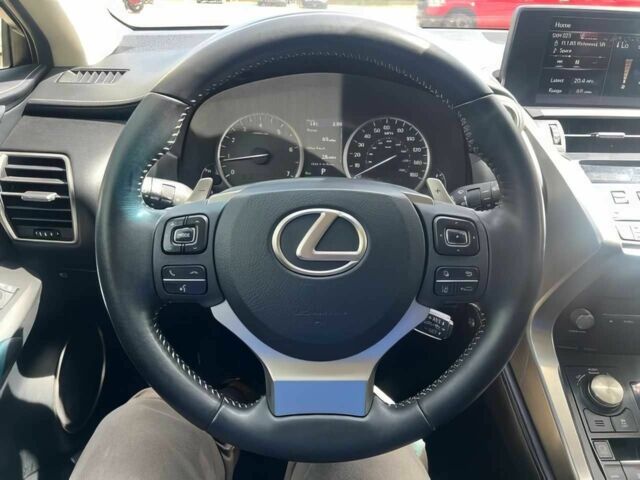 Сірий Лексус НХ, об'ємом двигуна 2 л та пробігом 23 тис. км за 13900 $, фото 4 на Automoto.ua