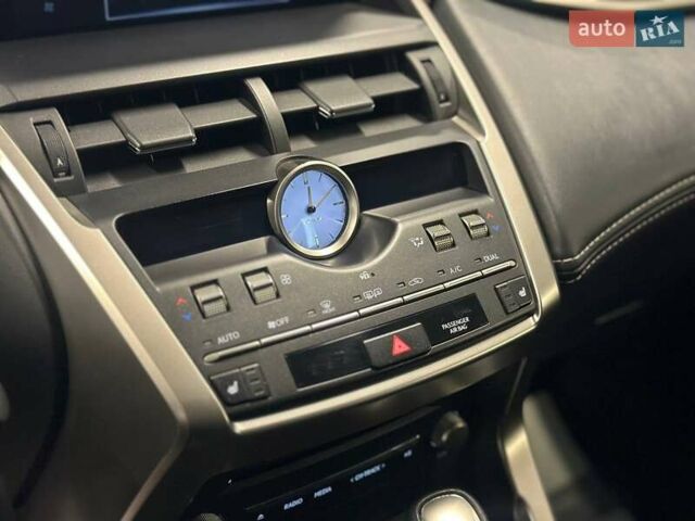 Серый Лексус НХ, объемом двигателя 1.99 л и пробегом 195 тыс. км за 27900 $, фото 17 на Automoto.ua