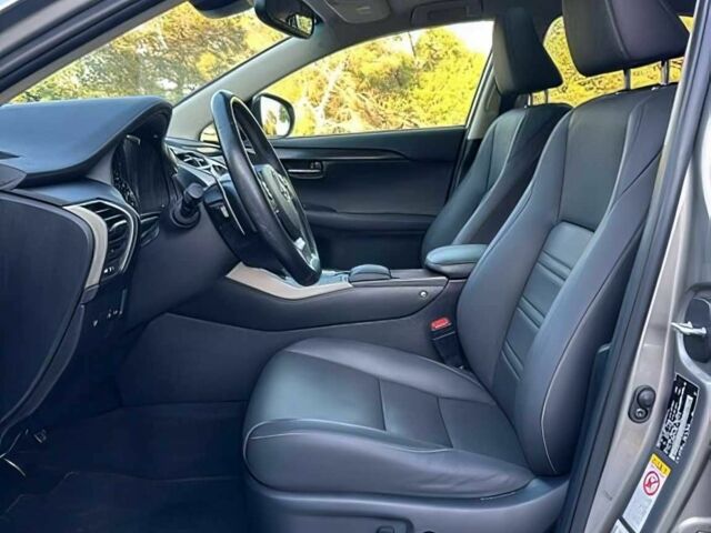 Серый Лексус НХ, объемом двигателя 2 л и пробегом 50 тыс. км за 8100 $, фото 7 на Automoto.ua