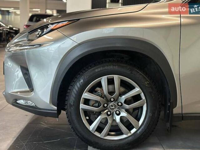 Серый Лексус НХ, объемом двигателя 1.99 л и пробегом 195 тыс. км за 27900 $, фото 5 на Automoto.ua