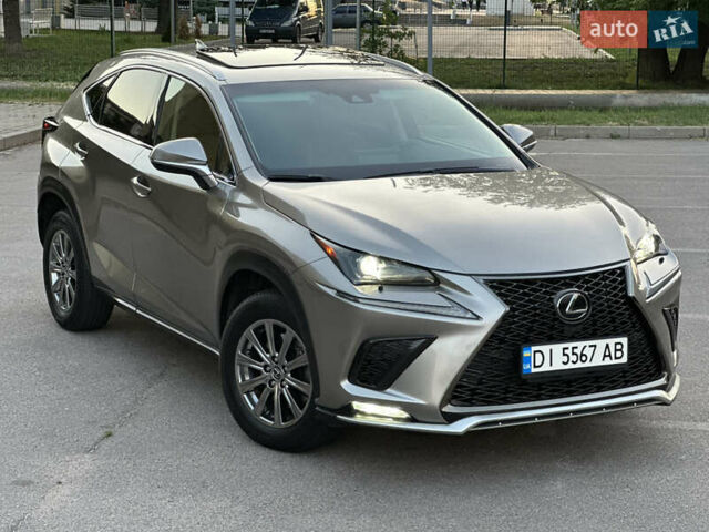 Сірий Лексус НХ, об'ємом двигуна 2 л та пробігом 70 тис. км за 25999 $, фото 2 на Automoto.ua