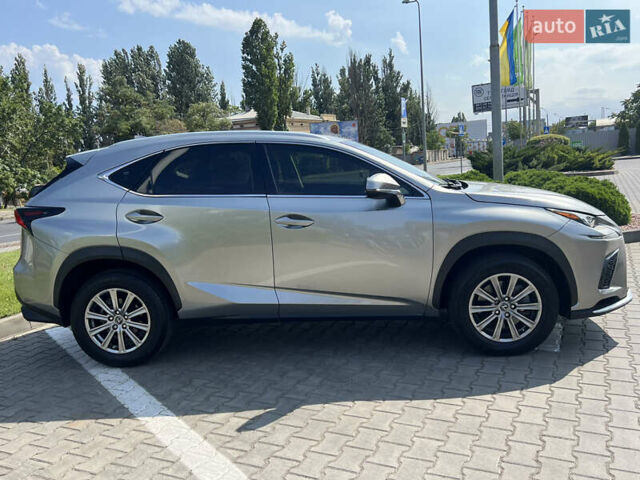 Серый Лексус НХ, объемом двигателя 2 л и пробегом 77 тыс. км за 27000 $, фото 5 на Automoto.ua