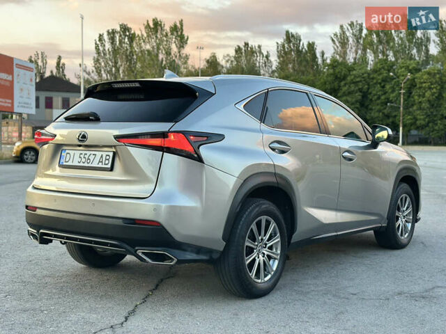 Сірий Лексус НХ, об'ємом двигуна 2 л та пробігом 70 тис. км за 25999 $, фото 13 на Automoto.ua
