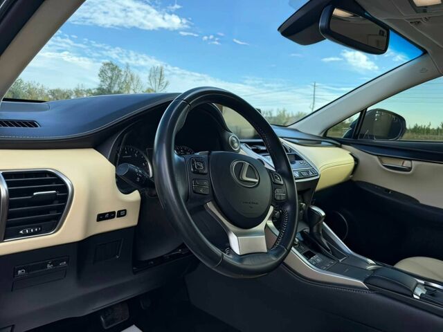 Серый Лексус НХ, объемом двигателя 2 л и пробегом 41 тыс. км за 14500 $, фото 7 на Automoto.ua