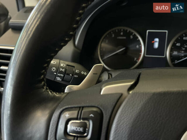 Сірий Лексус НХ, об'ємом двигуна 2 л та пробігом 75 тис. км за 28000 $, фото 16 на Automoto.ua