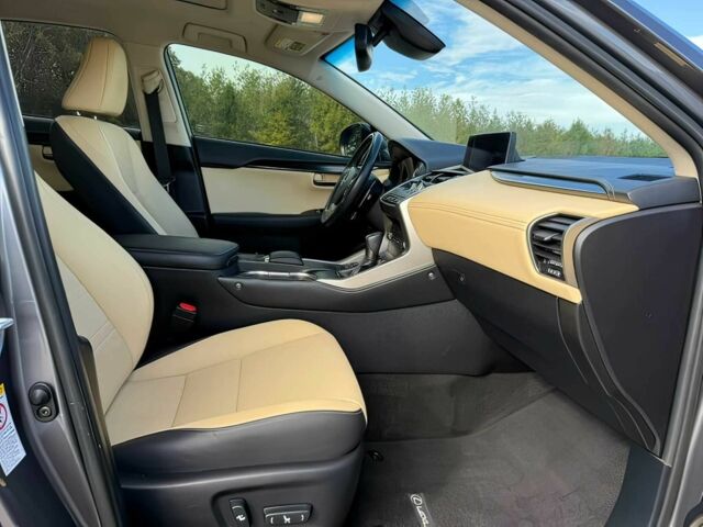 Серый Лексус НХ, объемом двигателя 2 л и пробегом 41 тыс. км за 14500 $, фото 10 на Automoto.ua