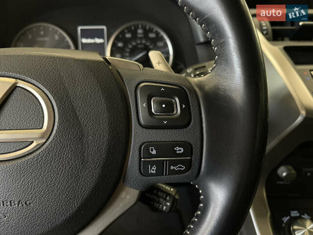 Сірий Лексус НХ, об'ємом двигуна 2 л та пробігом 75 тис. км за 28000 $, фото 13 на Automoto.ua