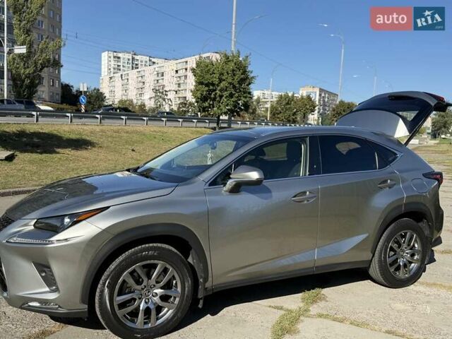 Серый Лексус НХ, объемом двигателя 2 л и пробегом 66 тыс. км за 35500 $, фото 3 на Automoto.ua