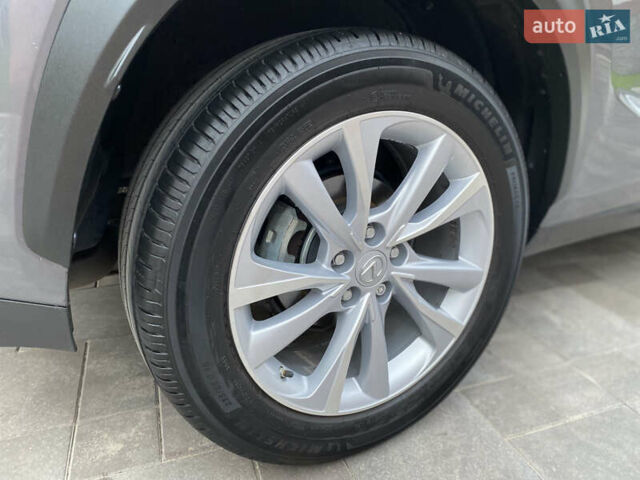 Лексус НХ 2019 в Житомире на Automoto.ua Серый Лексус НХ, объемом двигателя 2.49 л и пробегом 43 тыс. км за 32800 $, фото 10 на Automoto.ua