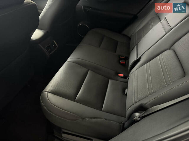 Сірий Лексус НХ, об'ємом двигуна 2 л та пробігом 26 тис. км за 29990 $, фото 20 на Automoto.ua