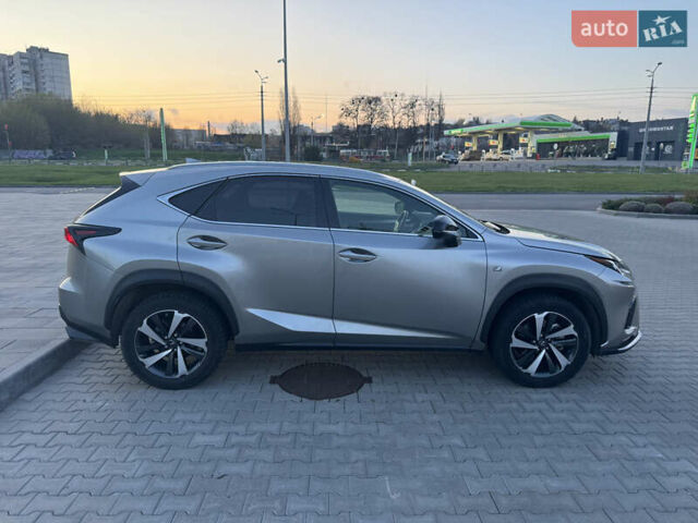 Серый Лексус НХ, объемом двигателя 2 л и пробегом 53 тыс. км за 29700 $, фото 2 на Automoto.ua