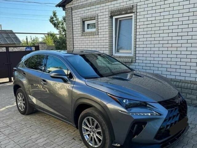 Серый Лексус НХ, объемом двигателя 2 л и пробегом 80 тыс. км за 26500 $, фото 3 на Automoto.ua