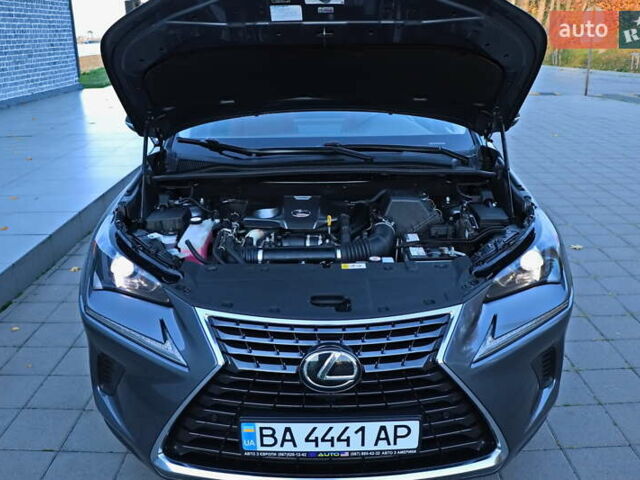 Сірий Лексус НХ, об'ємом двигуна 2 л та пробігом 61 тис. км за 35555 $, фото 43 на Automoto.ua