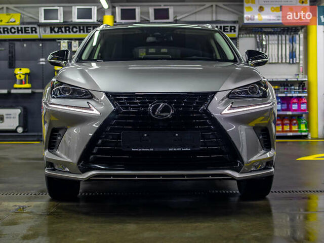 Серый Лексус НХ, объемом двигателя 2 л и пробегом 29 тыс. км за 33800 $, фото 3 на Automoto.ua