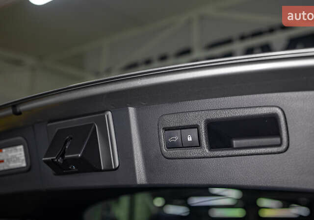 Серый Лексус НХ, объемом двигателя 2 л и пробегом 29 тыс. км за 33800 $, фото 44 на Automoto.ua