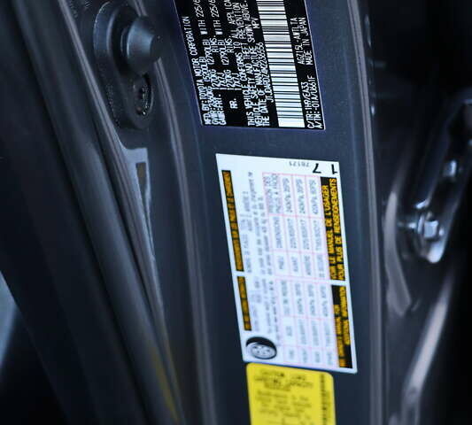 Сірий Лексус НХ, об'ємом двигуна 2 л та пробігом 61 тис. км за 35555 $, фото 40 на Automoto.ua