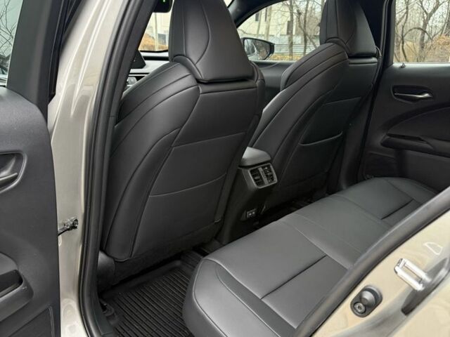 Сірий Лексус НХ, об'ємом двигуна 2 л та пробігом 35 тис. км за 29900 $, фото 19 на Automoto.ua