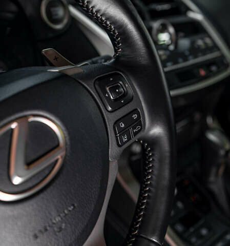 Сірий Лексус НХ, об'ємом двигуна 2 л та пробігом 29 тис. км за 35200 $, фото 20 на Automoto.ua