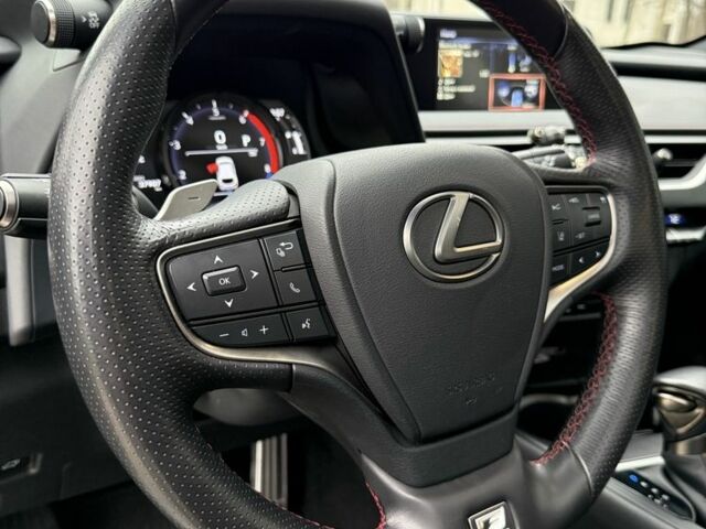 Сірий Лексус НХ, об'ємом двигуна 2 л та пробігом 35 тис. км за 29900 $, фото 2 на Automoto.ua