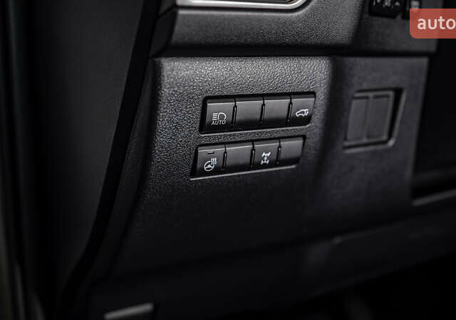 Серый Лексус НХ, объемом двигателя 2 л и пробегом 29 тыс. км за 33800 $, фото 56 на Automoto.ua