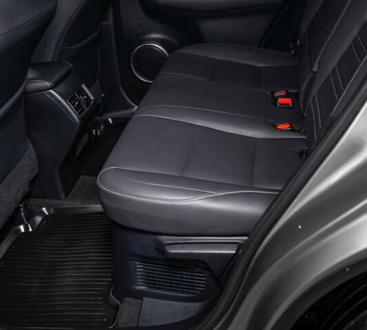 Серый Лексус НХ, объемом двигателя 2 л и пробегом 29 тыс. км за 33800 $, фото 49 на Automoto.ua