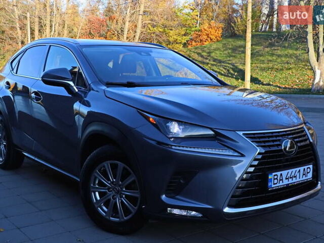 Сірий Лексус НХ, об'ємом двигуна 2 л та пробігом 61 тис. км за 35555 $, фото 1 на Automoto.ua