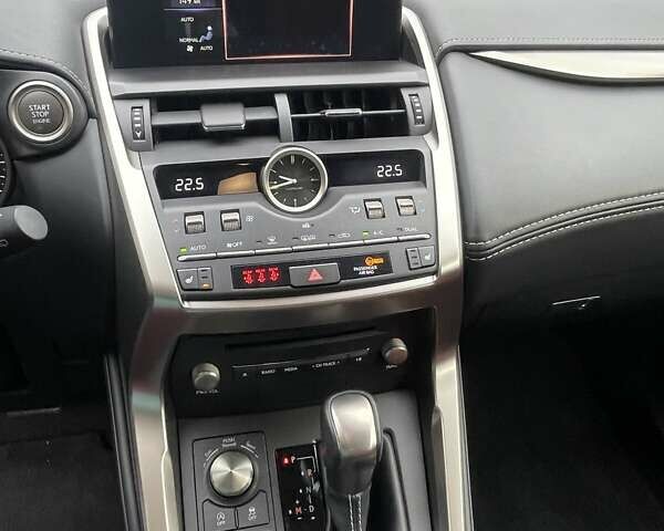 Серый Лексус НХ, объемом двигателя 1.99 л и пробегом 47 тыс. км за 29500 $, фото 14 на Automoto.ua