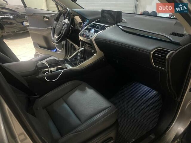 Сірий Лексус НХ, об'ємом двигуна 2 л та пробігом 55 тис. км за 29999 $, фото 27 на Automoto.ua