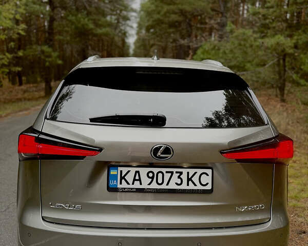 Сірий Лексус НХ, об'ємом двигуна 1.99 л та пробігом 94 тис. км за 32500 $, фото 4 на Automoto.ua