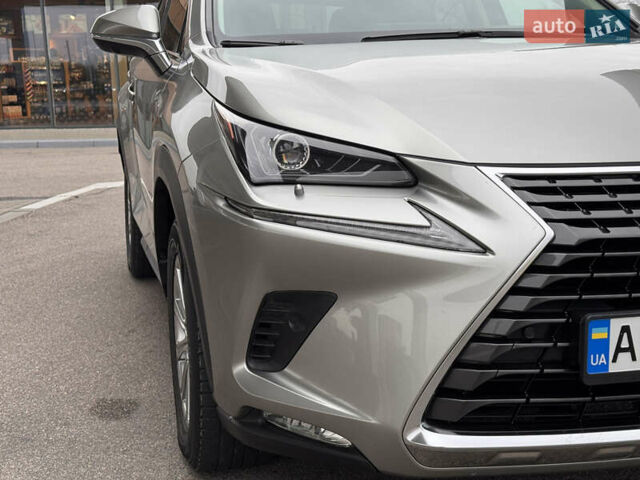 Сірий Лексус НХ, об'ємом двигуна 2 л та пробігом 63 тис. км за 30500 $, фото 17 на Automoto.ua