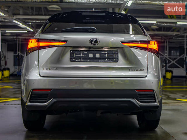 Серый Лексус НХ, объемом двигателя 2 л и пробегом 29 тыс. км за 33800 $, фото 4 на Automoto.ua