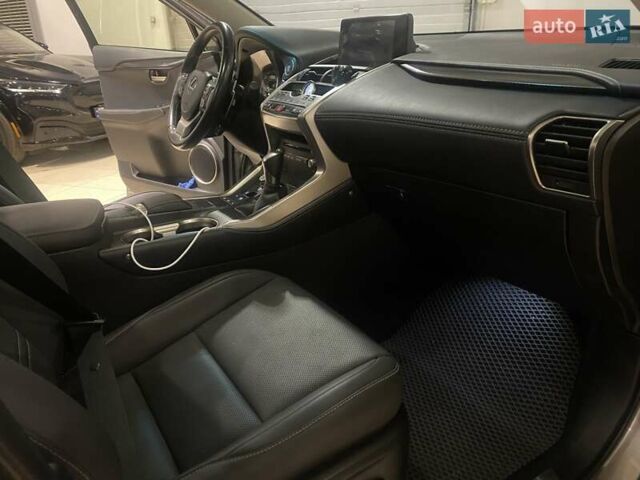 Сірий Лексус НХ, об'ємом двигуна 2 л та пробігом 55 тис. км за 29999 $, фото 28 на Automoto.ua