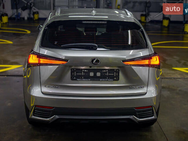 Сірий Лексус НХ, об'ємом двигуна 2 л та пробігом 29 тис. км за 35200 $, фото 6 на Automoto.ua