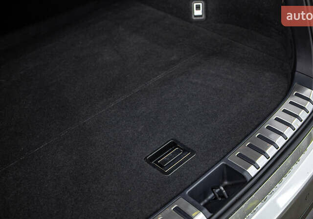 Серый Лексус НХ, объемом двигателя 2 л и пробегом 29 тыс. км за 33800 $, фото 45 на Automoto.ua