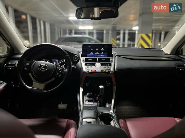 Сірий Лексус НХ, об'ємом двигуна 1.99 л та пробігом 48 тис. км за 32900 $, фото 43 на Automoto.ua