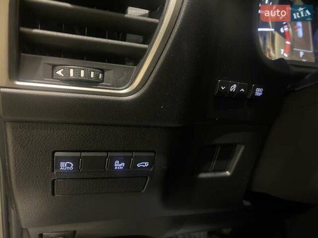 Сірий Лексус НХ, об'ємом двигуна 2 л та пробігом 55 тис. км за 29999 $, фото 23 на Automoto.ua